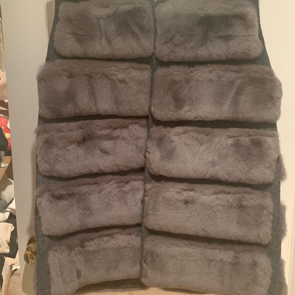🔥 POLOGEORGIS Horizontal rabbit fur vest NWT size large $1200